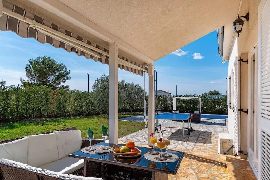 Fairyland Villa 150Qm Fuer 8Pax Paljuv 0*,  Croatia
