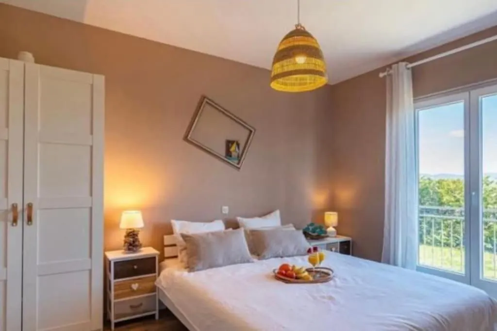 Fairyland Villa 150Qm Fuer 8Pax Paljuv 아파트